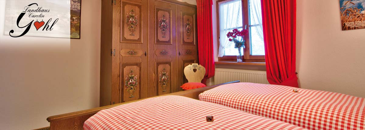 Schlafzimmer Ferienwohnung 3 Westbalkon